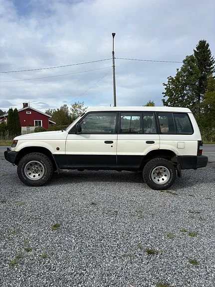Mitsubishi Pajero 1999 photo 3