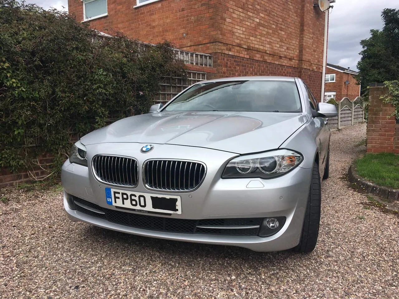 BMW 5 Series 2010 photo 3