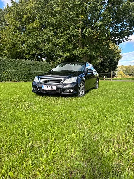 Mercedes-Benz C180 2013 photo 2