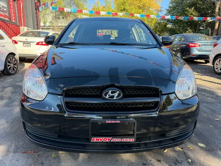 Hyundai Accent 2011 photo 2