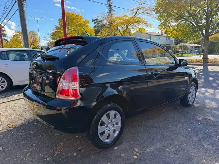 Hyundai Accent 2011 photo 4