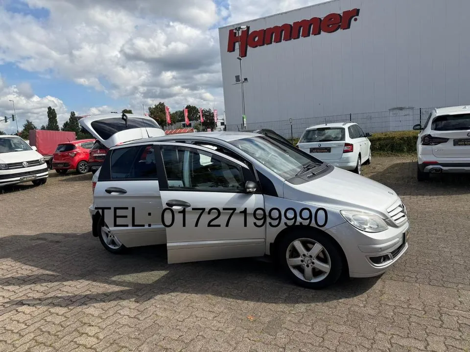 Mercedes-Benz B 180