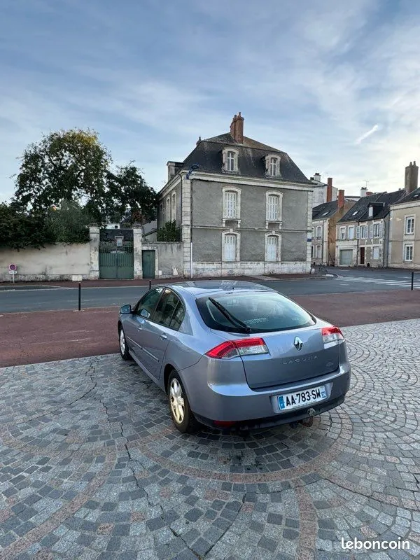 Renault Laguna 2008 photo 2