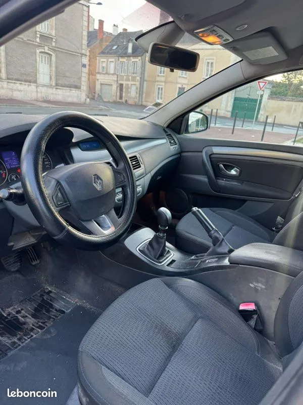 Renault Laguna 2008 photo 3