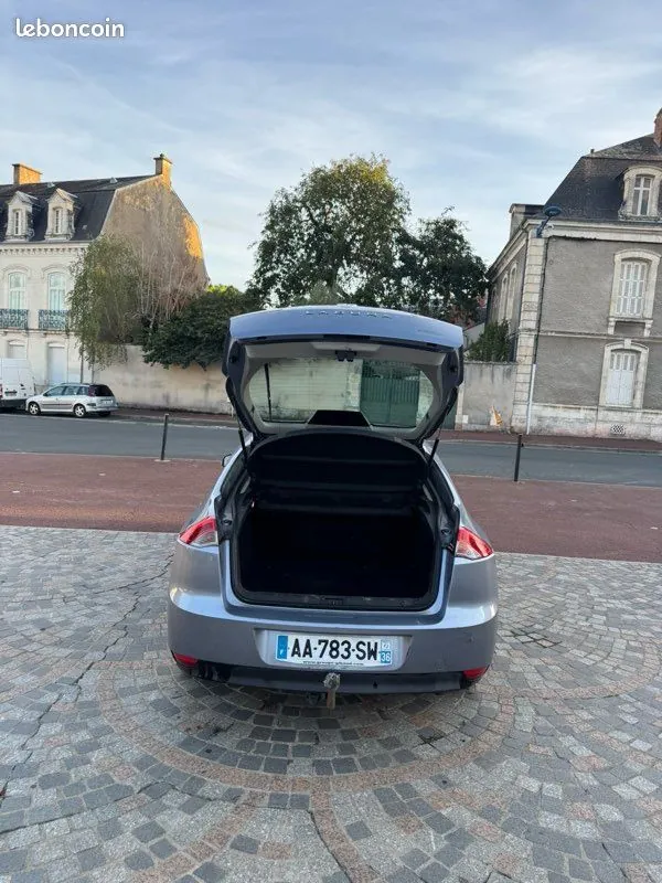 Renault Laguna 2008 photo 4