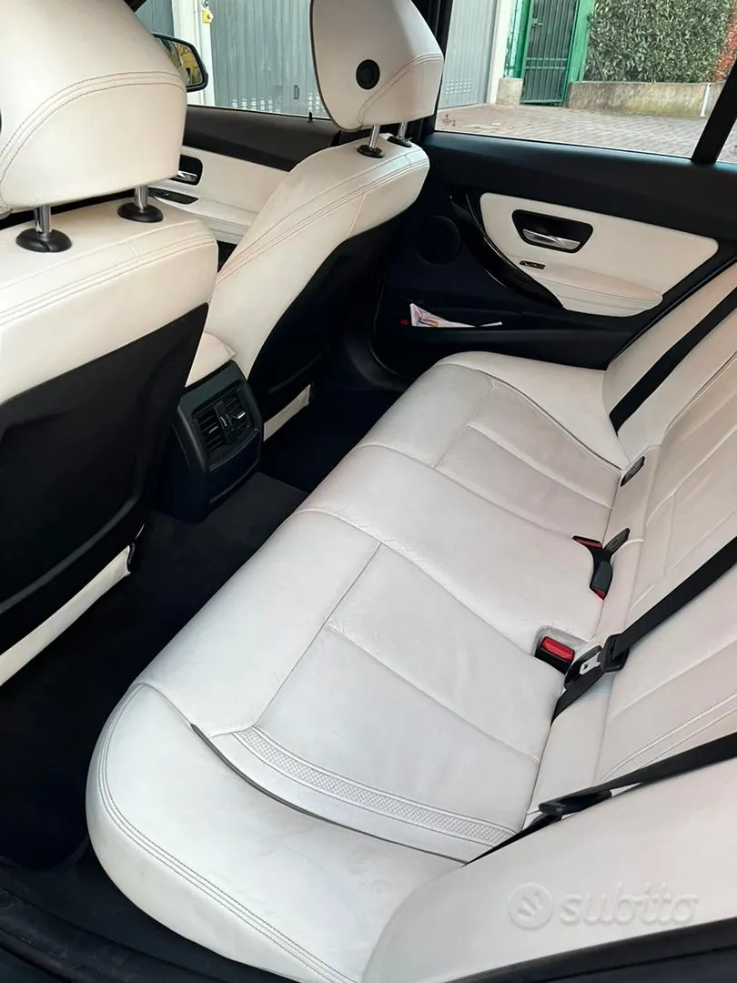 BMW 320D Touring 2013 photo 2