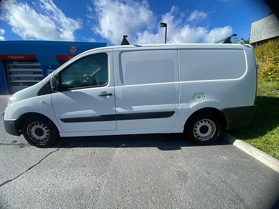 Citroen Jumpy 2011 photo 2