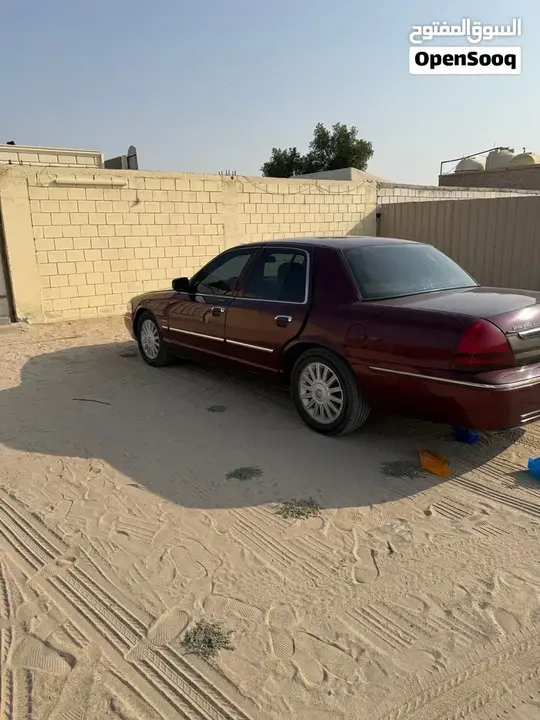 Ford Crown Victoria 2009 photo 2