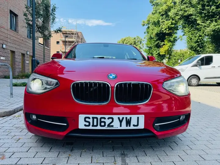 BMW 1 Series 2012 photo 2