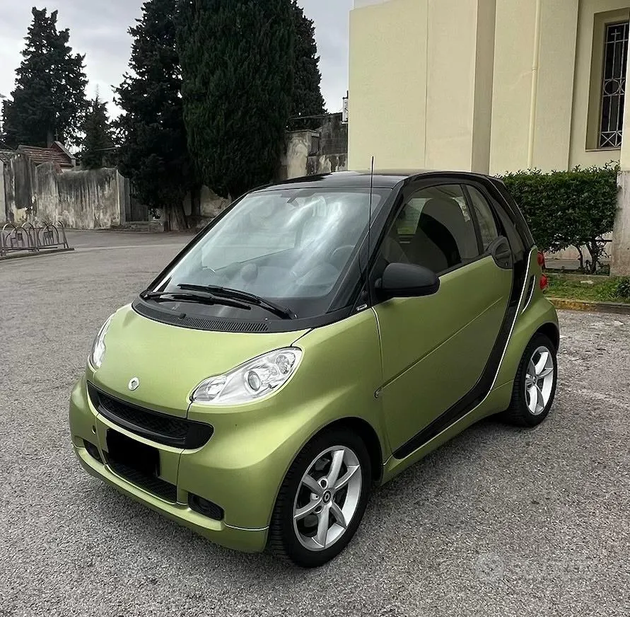 Smart Fortwo 2011 photo 2