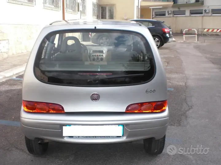 Fiat 600 2010 photo 4