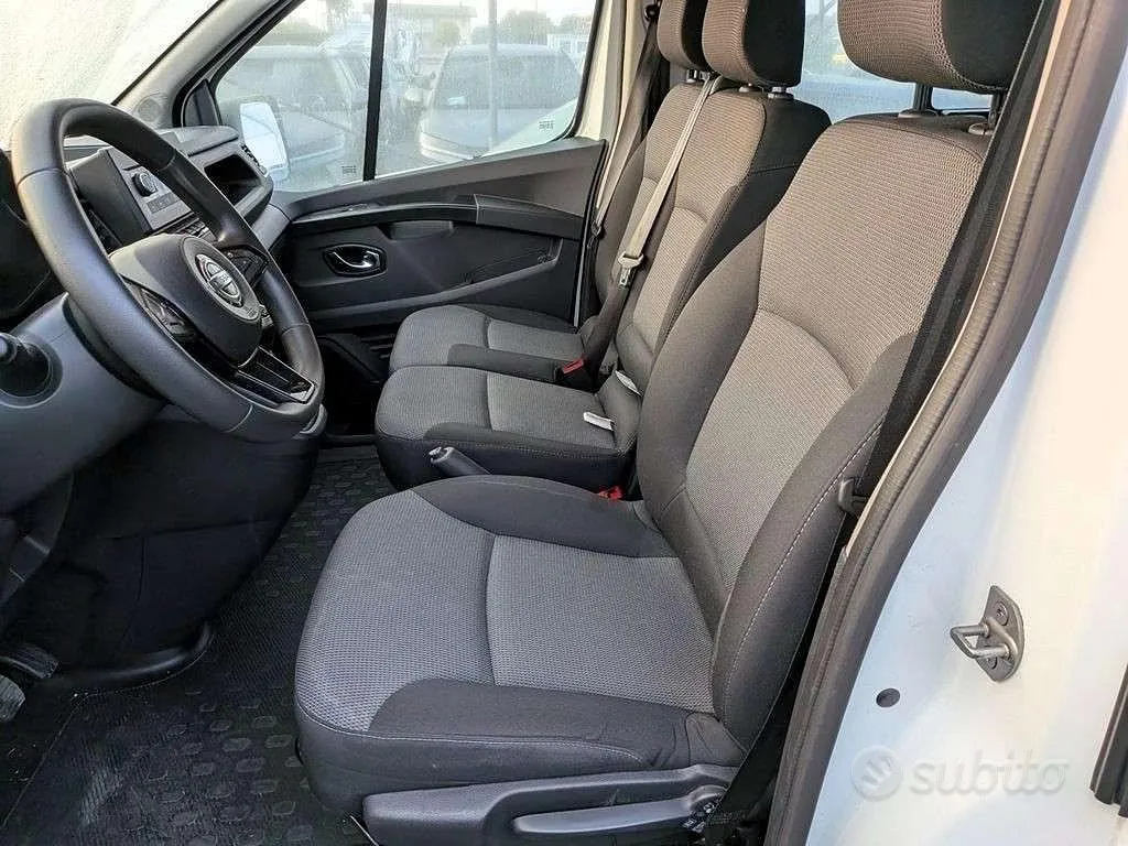 Renault Trafic 2023 photo 5