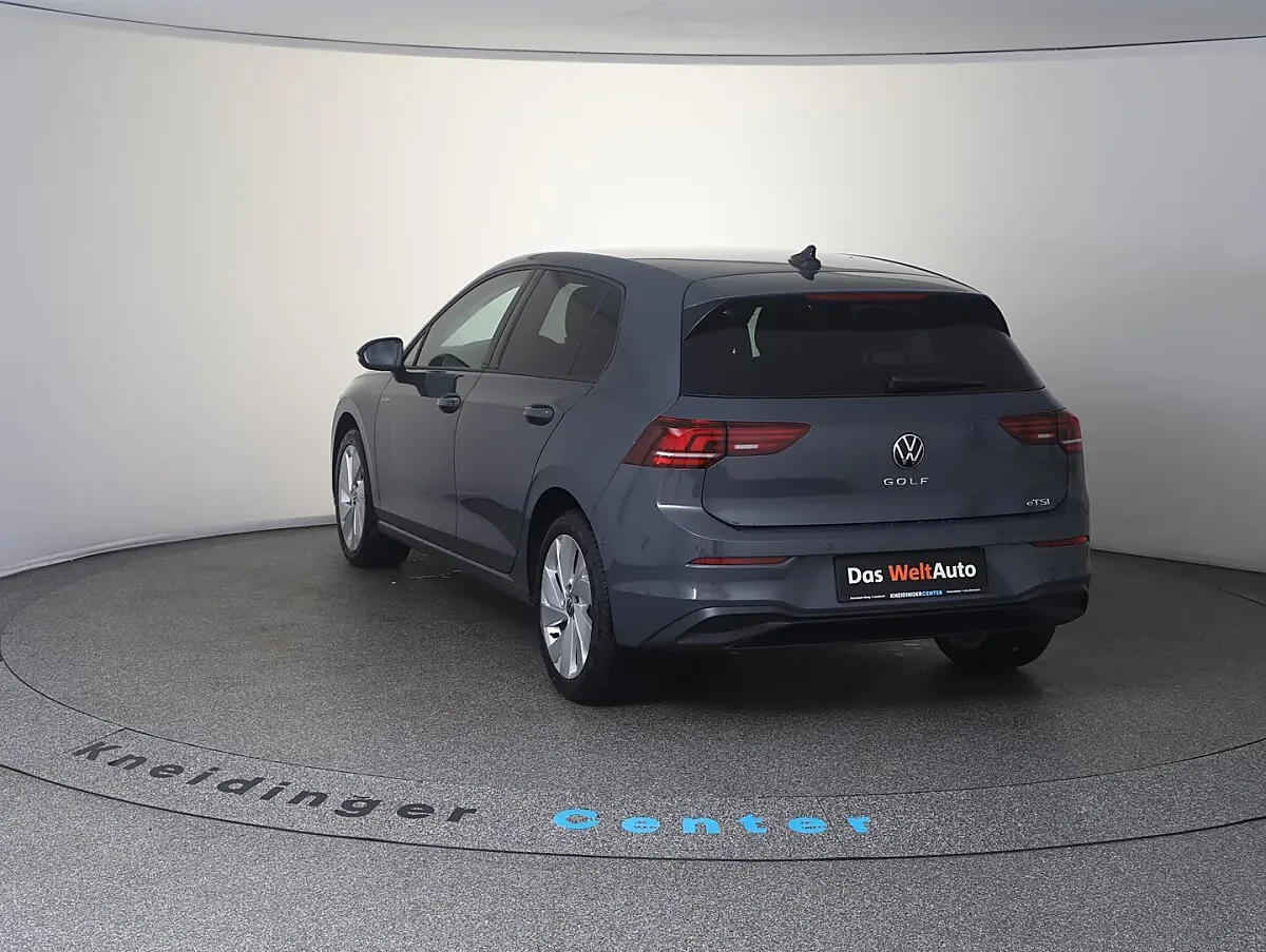Volkswagen Golf 2026 photo 3