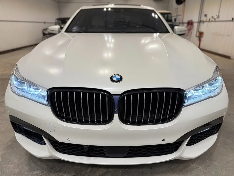BMW 7 Series 2018 photo 5