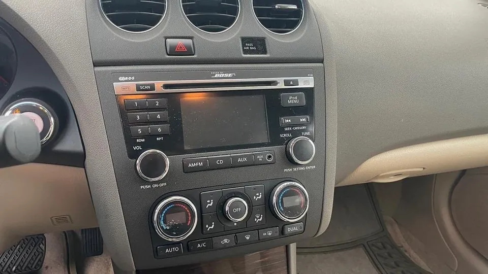 Nissan Altima 2010 photo 5