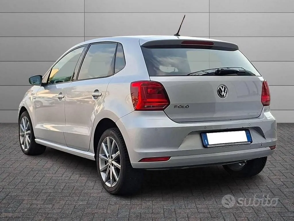 Volkswagen Polo 2015 photo 2