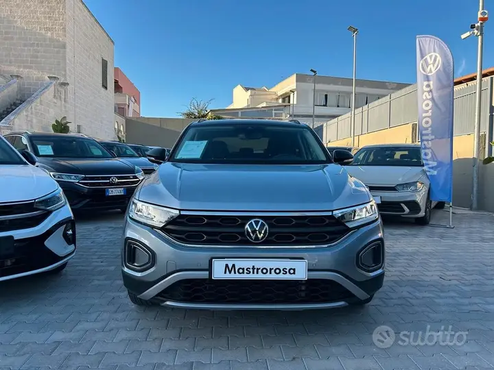 Volkswagen T-Roc 2023 photo 3