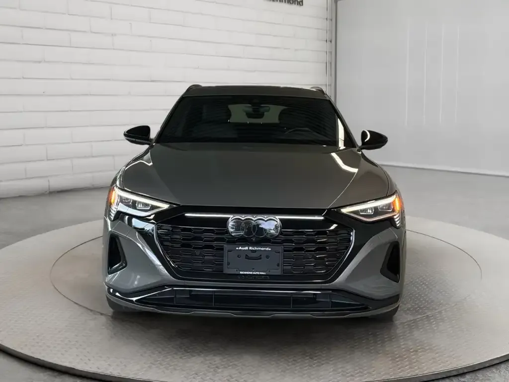 Audi Q8 E-Tron 2024 photo 2