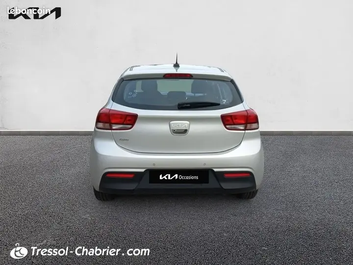 Kia Rio 2023 photo 4