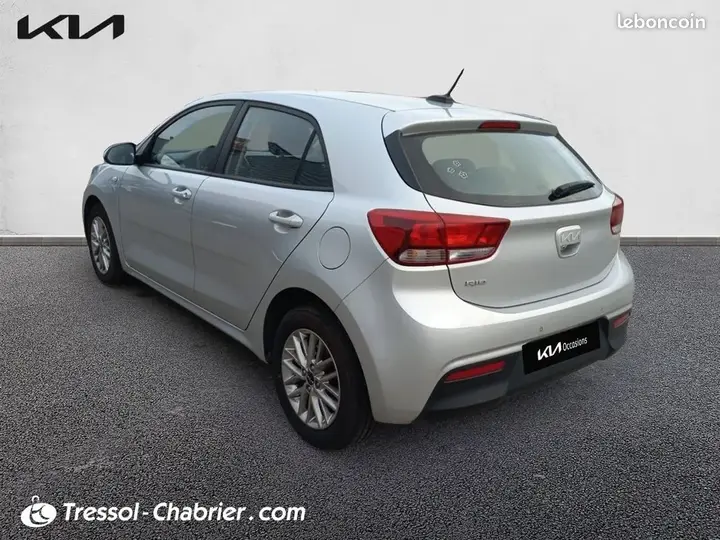 Kia Rio 2023 photo 3