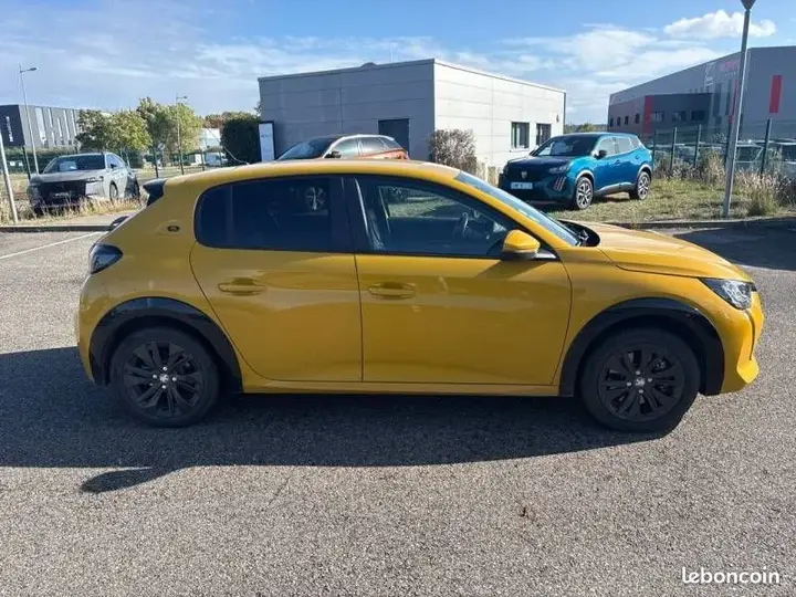 Peugeot 208 2021 photo 4