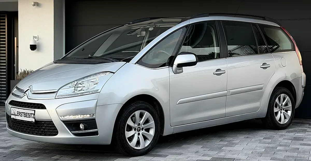 Citroen Grand C4 Picasso 2011 photo 2