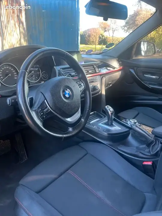 BMW 320I 2013 photo 3