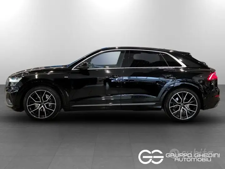 Audi Q8 2022 photo 2