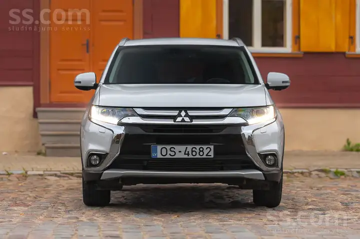 Mitsubishi Outlander 2015 photo 3