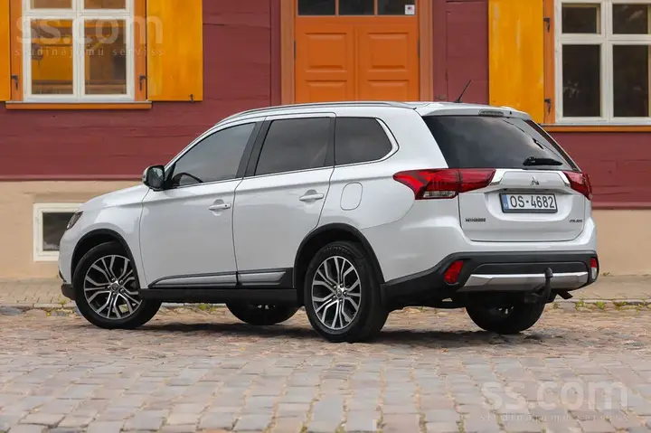 Mitsubishi Outlander 2015 photo 5