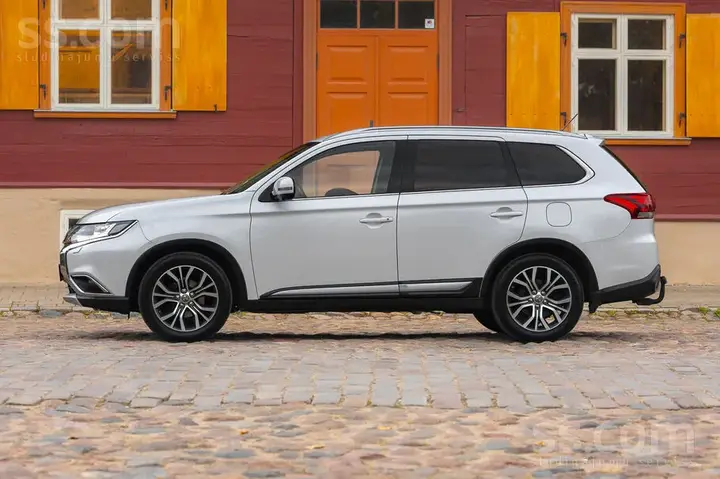 Mitsubishi Outlander 2015 photo 4