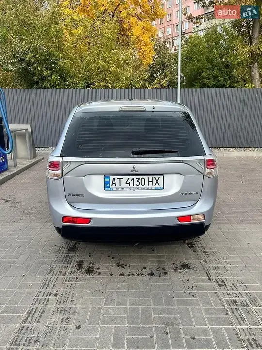 Mitsubishi Outlander 2012 photo 3
