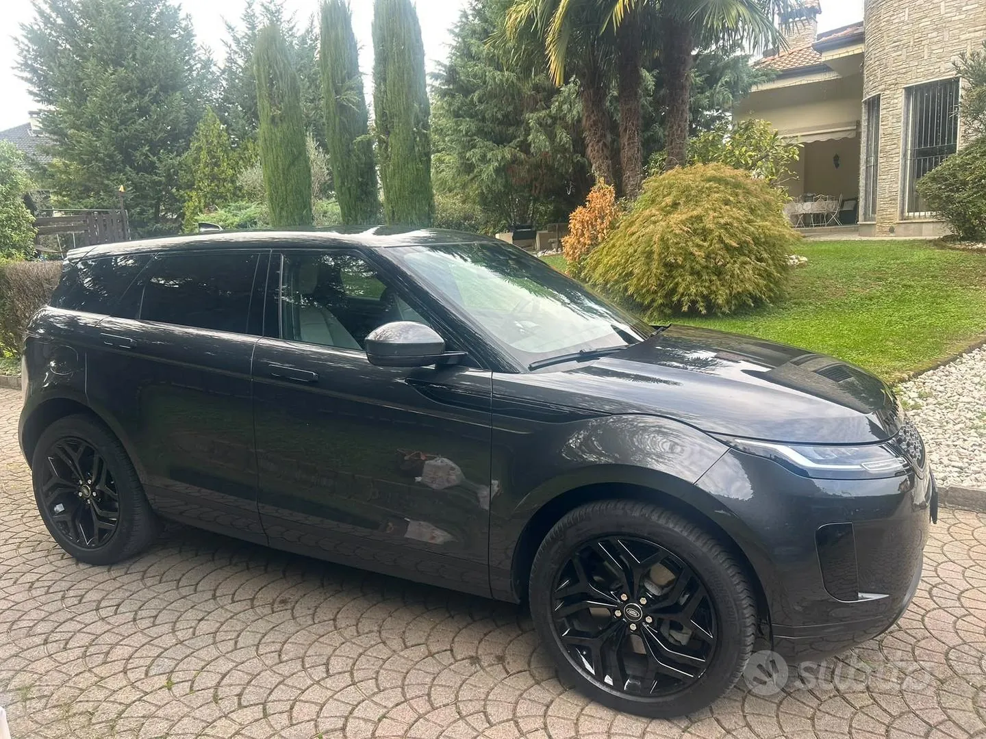 Land Rover Evoque 2019 photo 3