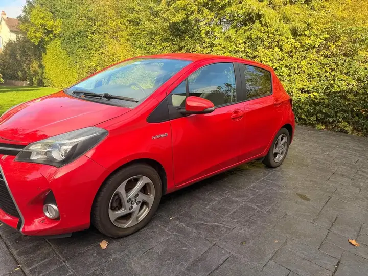 Toyota Yaris 2016 photo 2
