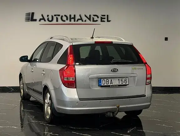 Kia Ceed 2010 photo 4