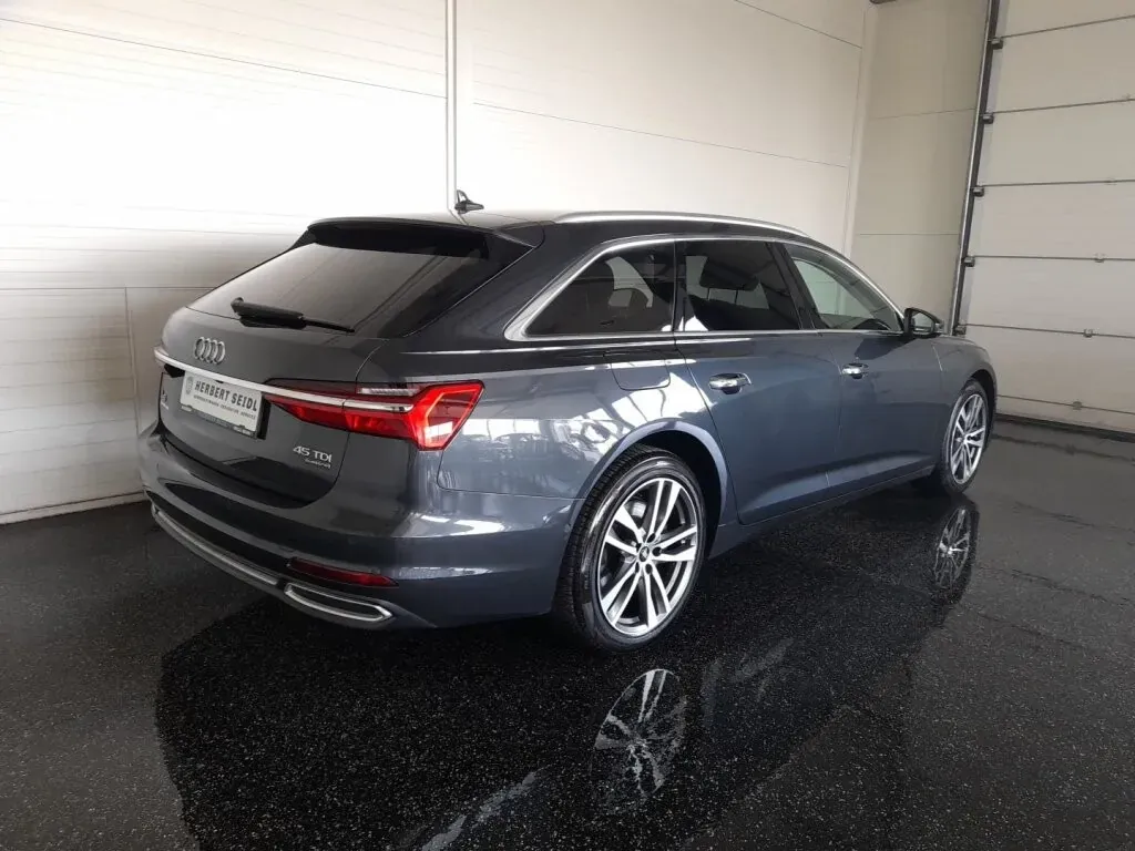 Audi A6 2022 photo 2