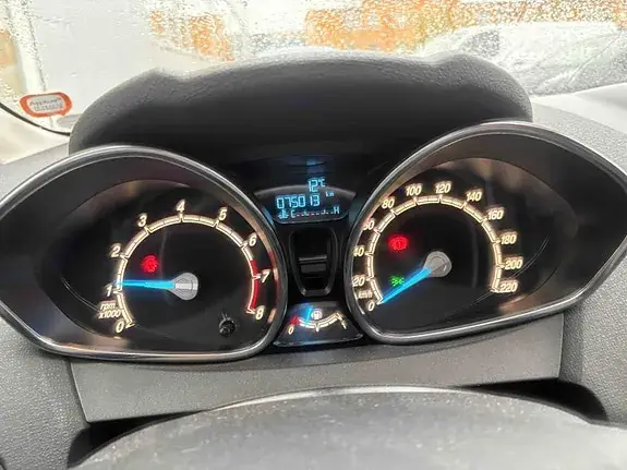 Ford Fiesta 2014 photo 4