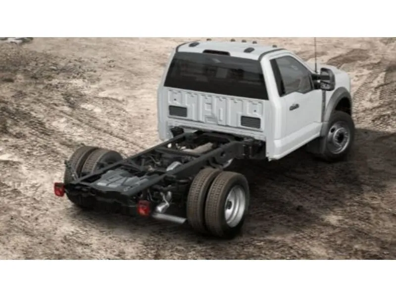 Ford F-550 2024 photo 3