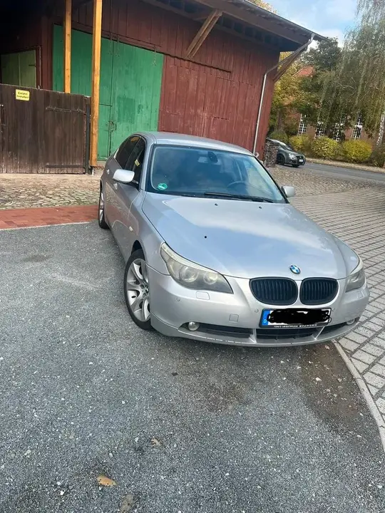 BMW 520I