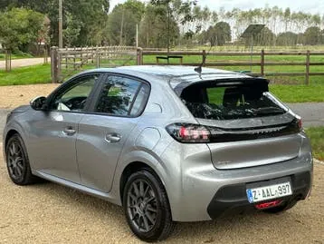 Peugeot 208 2020 photo 2