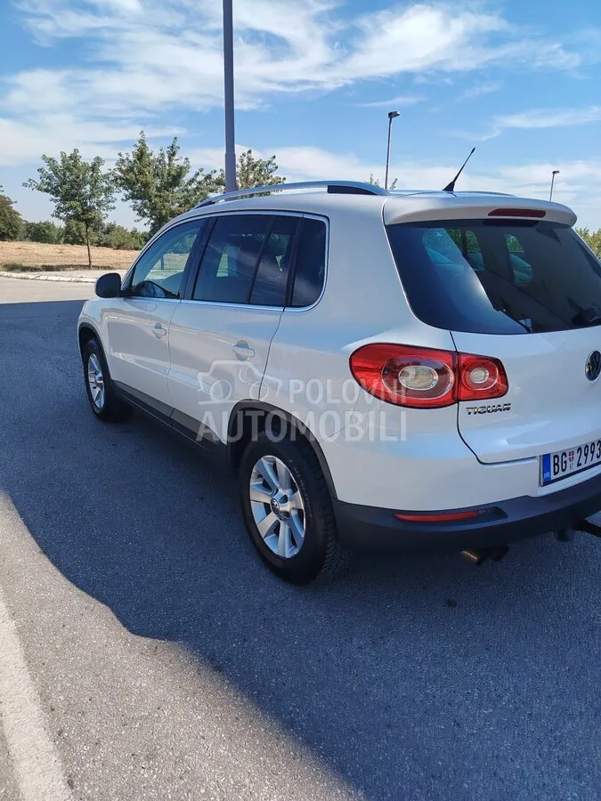 Volkswagen Tiguan 2011 photo 2