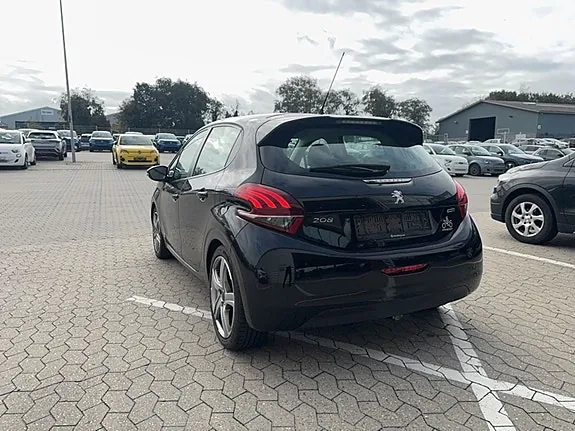 Peugeot 208 2015 photo 4