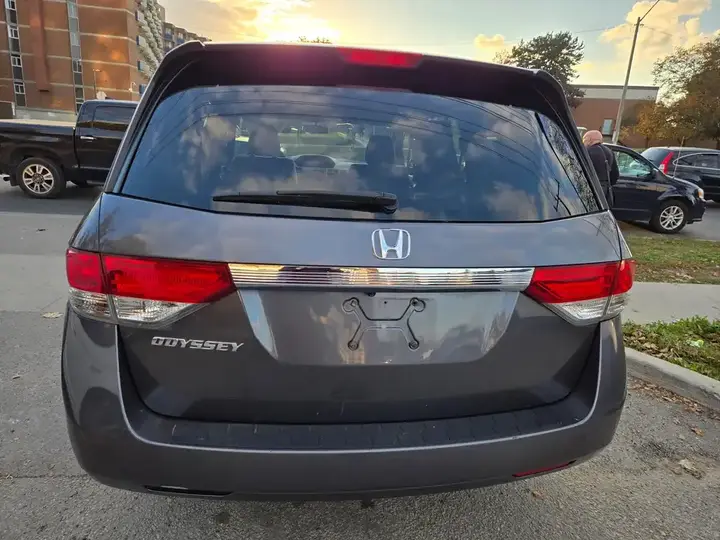Honda Odyssey 2016 photo 3