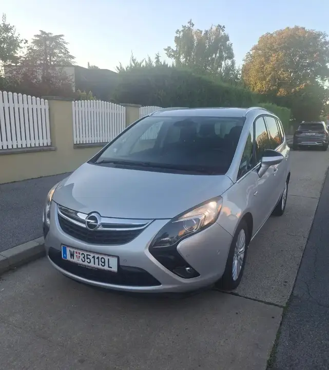 Opel Zafira Tourer 2015 photo 3