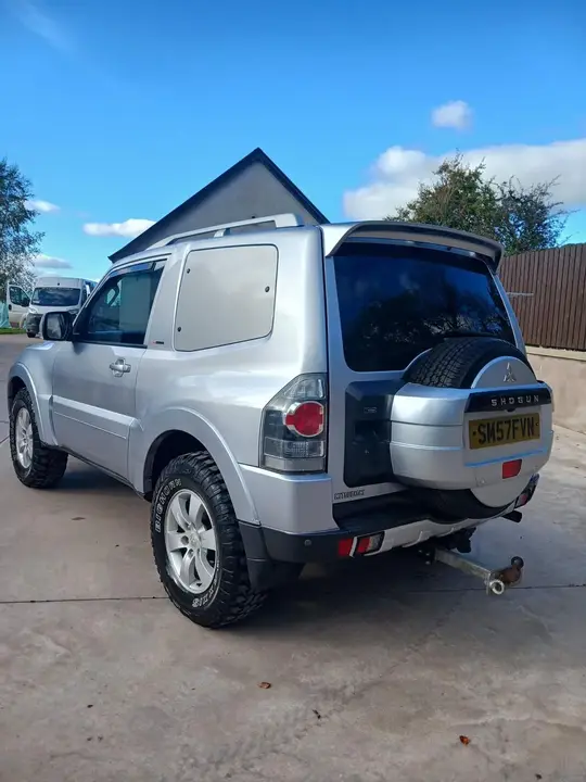 Mitsubishi Shogun 2007 photo 2