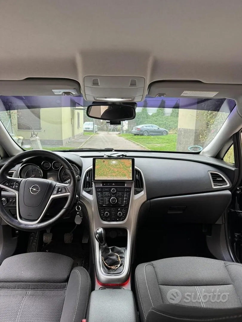 Opel Astra J 2018 photo 5