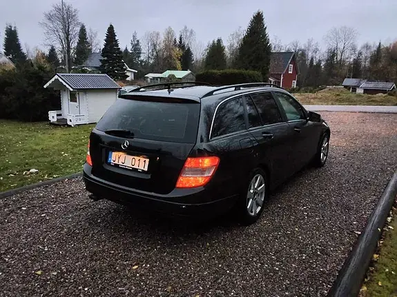 Mercedes-Benz C200 2010 photo 4