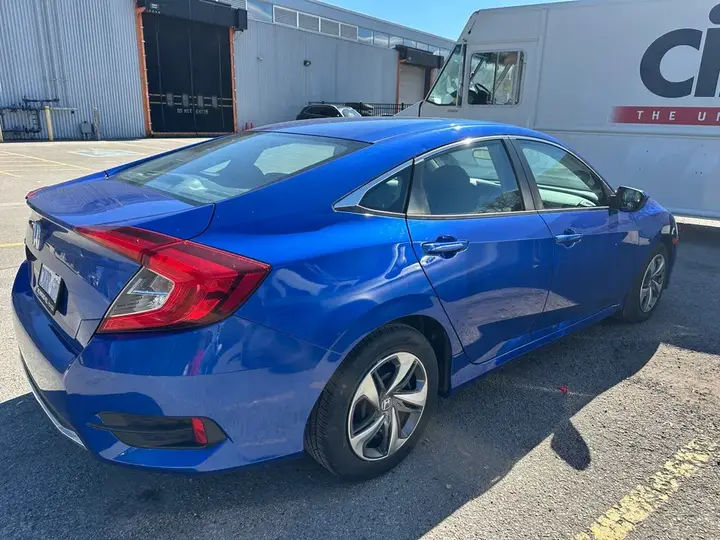 Honda Civic 2019 photo 3