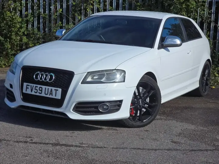 Audi S3 2010 photo 2