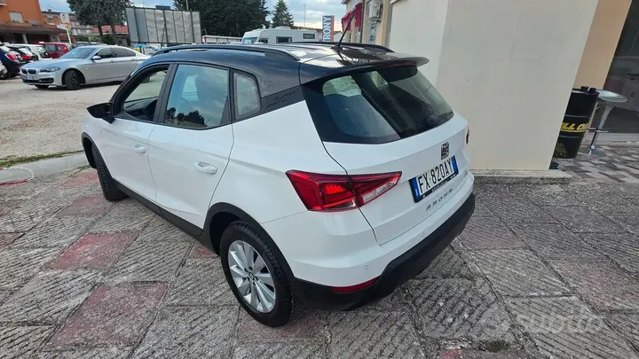 Seat Arona 2019 photo 3
